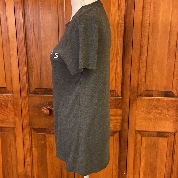 Friends Graphic Tee Size Medium - Picture 2 of 6
